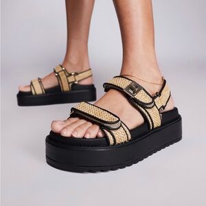 *ISO* Steve Madden Bigmona Size 7